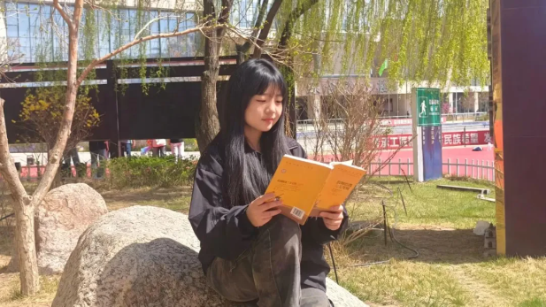 书韵校园・学生荐书 | 《假如给我三天光明》